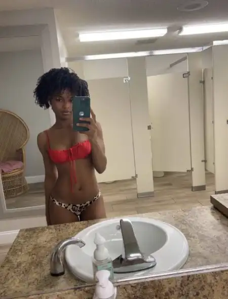 IM DOWN TO FUCK 🍆 AND I OFFER BJS👅 Text my telegram @mikaclair03 - 2