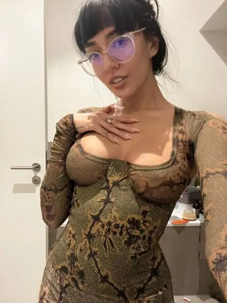 HMU 👅 COME TASTE MY SWEET PUSSY 🍅🍑😘🍑👅 IVE GOT A SWEET PUSSY TEXT ME ON 22523**** - 2