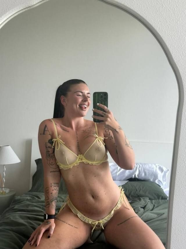 NO PAYMENT REQUIRED- SEXY SINGLE MOM FOR MEET AND FUCK AS LONG AS YOU KNOW HOW TO USE YOUR DICK 🍆🍑🍆💦 - Image 3