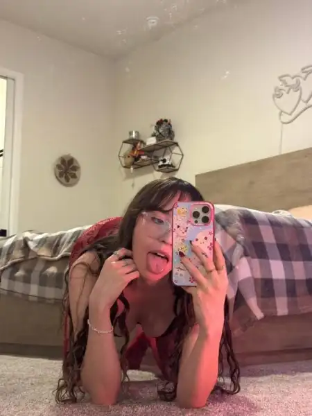 Hey guys 👋, I am available to fuck and creampie 💦🍆🍑