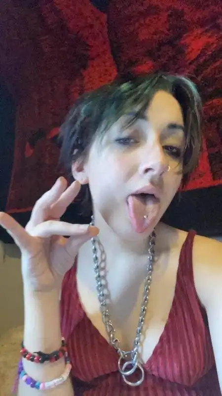 Hi guys💋✦️🖐✦   ,my name is Lucy I live alone in my home, an appointment time in a low rate including 💋 💦. 👅Dgoggy Style/👅69St - 3