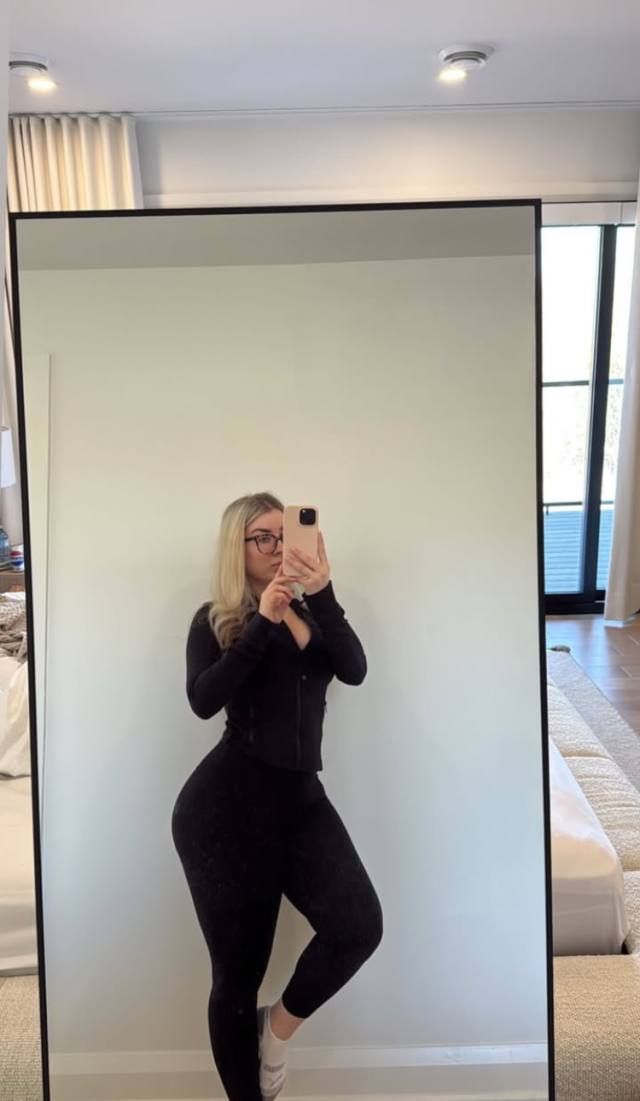 Hey lovebirds! Hii 👋I am Jenny , your massage and fun 💋HMU for more inquires ❤️ - Image 2