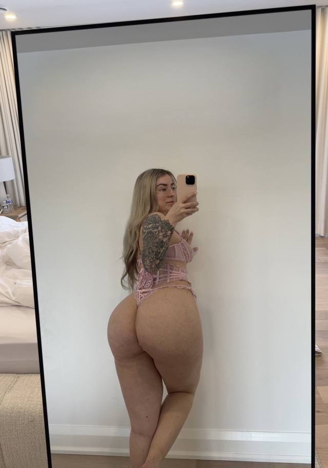 Hey lovebirds! Hii 👋I am Jenny , your massage and fun 💋HMU for more inquires ❤️ - Image 3