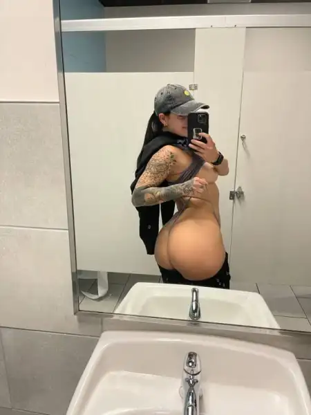 DOWN FOR FUN AND PARTY FAVORS👅 cell-7373658082, Snap :lovesarahxoxo22