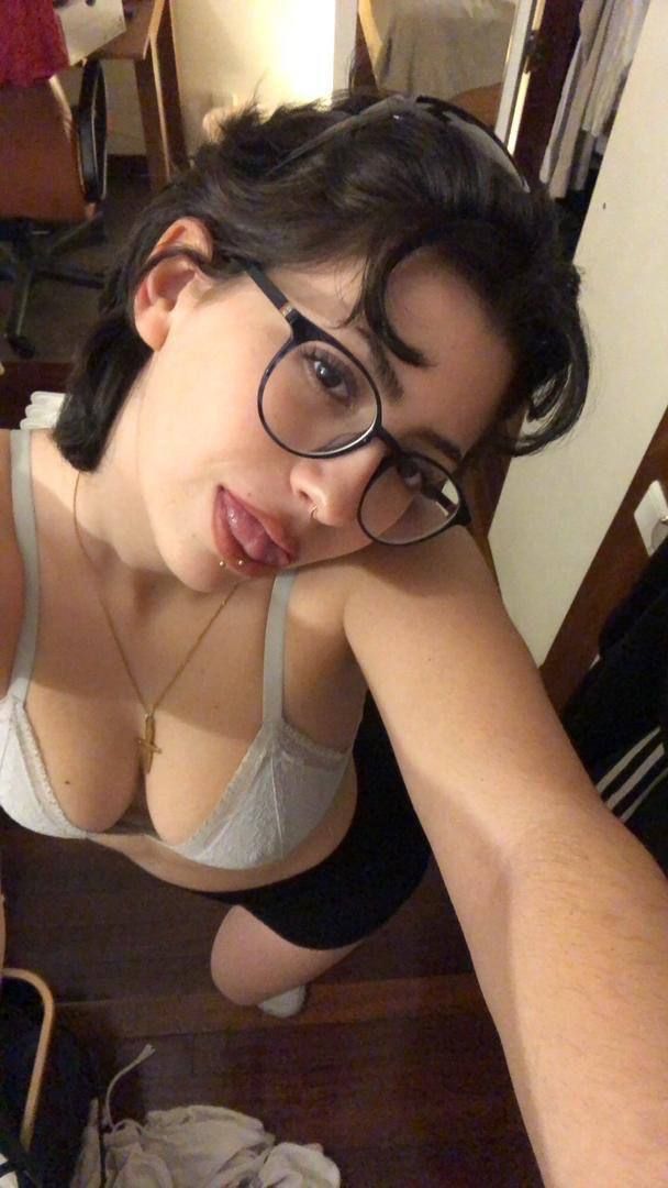 Hey, I'm isabella l'm a professional massage therapist, adult worker and I sell nudes - Image 2