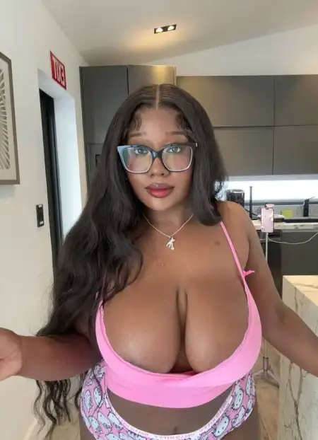 WANNA HAVE SOME FUN 🤩 💦💦💧YOU DOWN TO FUCK ❎💧NO COMDOMS $EX 🍎 CLEAN TiTS PUS$Y 🍆🥭🥭🍊 SPECIALS B00BS - 3
