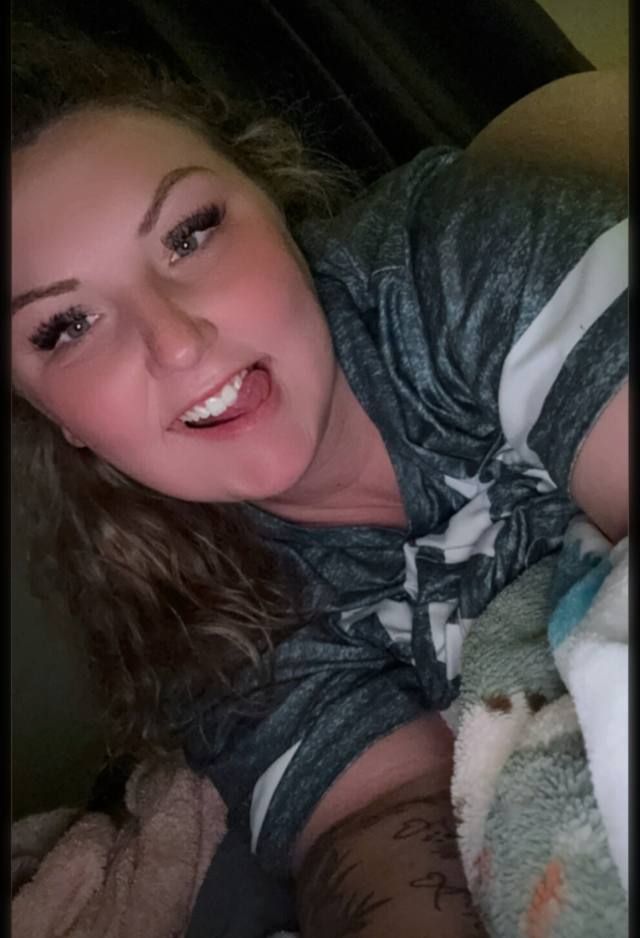 Feeling tense and craving a little escape? I’m a confident, playful woman with a soft touch and a wild side waiting just for - Image 2