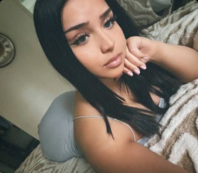 FRIEND WITH BENEFITS - Image 3