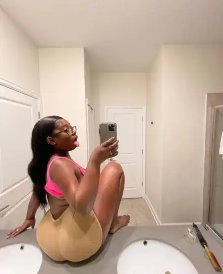 WANNA HAVE SOME FUN 🤩 💦💦💧YOU DOWN TO FUCK ❎💧NO COMDOMS $EX 🍎 CLEAN TiTS PUS$Y 🍆🥭🥭🍊 SPECIALS B00BS