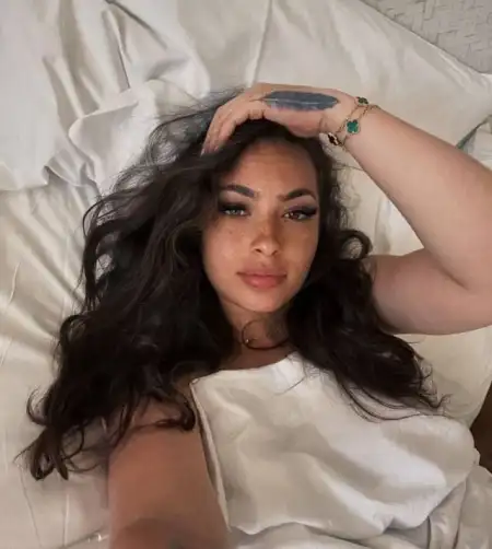 Mobile Masseuse an Escort - 2