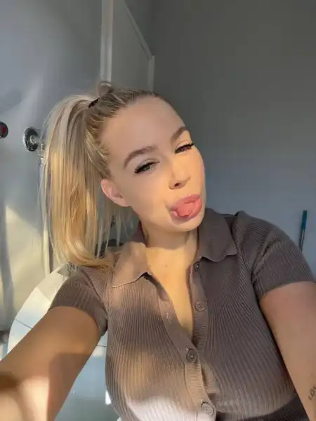 NO PAYMENT REQUIRED- SEXY SINGLE MOM AVAILABLE FOR MEET AND FUCK AS LONG AS YOU KNOW HOW TO USE YOUR DIVK 🍑🍑💦💦 - 3