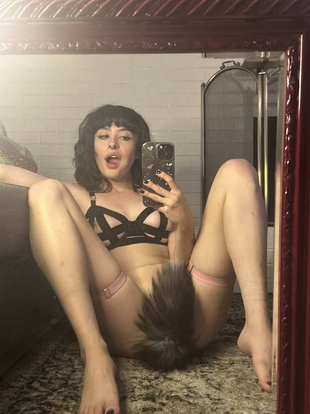 I'm a young independent free lady I offer all services no limitation or restrictions send me a text   9177728140 - Image 3