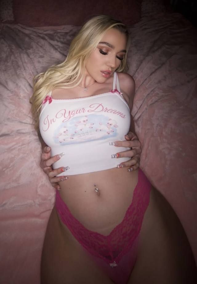 I’m hot and ready to be fucked😋🍆🍑 100% REAL ✅CLEAN WET P***Y 🥰 BIG ASS 🍑💄GFE💄 Anal 🍆🍑AVAILABLE NOW✔✅ - Image 2