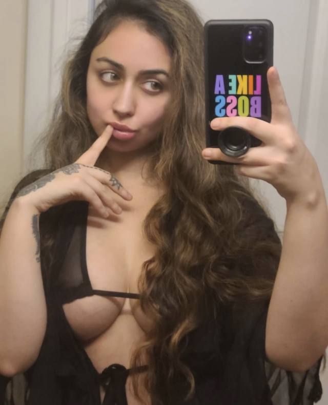 Honey Juicy Sweet Pussy👅 - Image 2