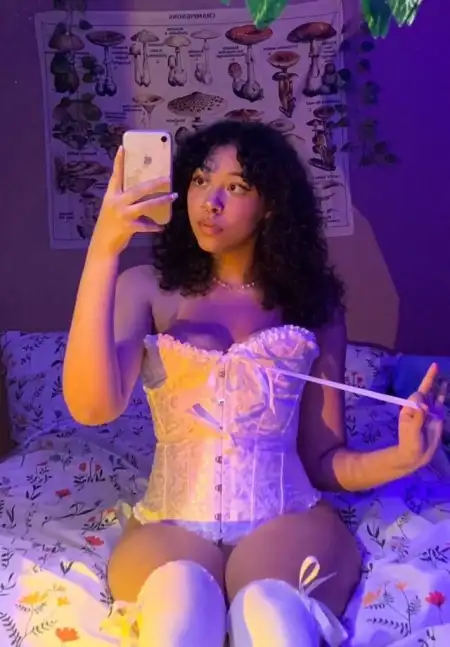 MOLLY GIRL,SEND ME A DM IF YOU ARE READY TO MEET UP RN - 2