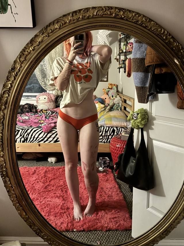 Hey 👋 a night owl here so hit me up let’s hookup 🍑🍆💦 - Image 2