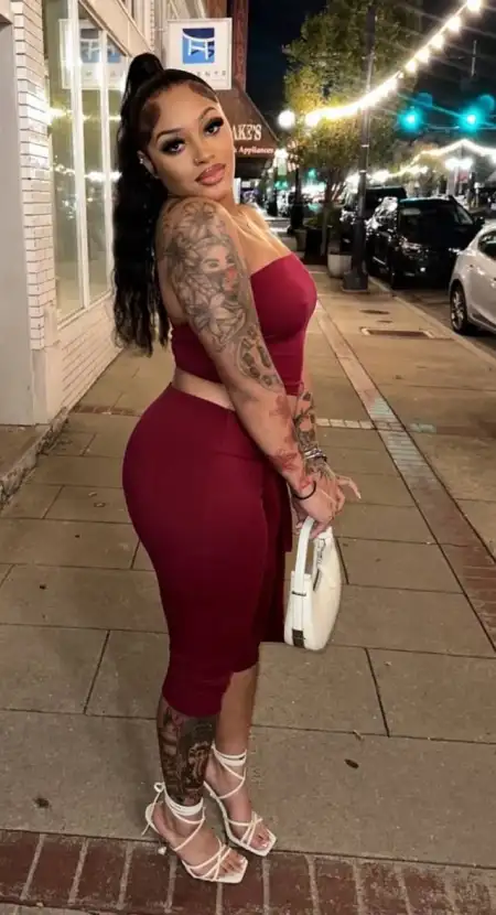 NO PAYMENT REQUIRED-SEXY SINGLE MOM AND LOOKING TO HAVE FUN I'm a sexy mom of two kids. A single mom and I'm very horny 🍑🍑💦