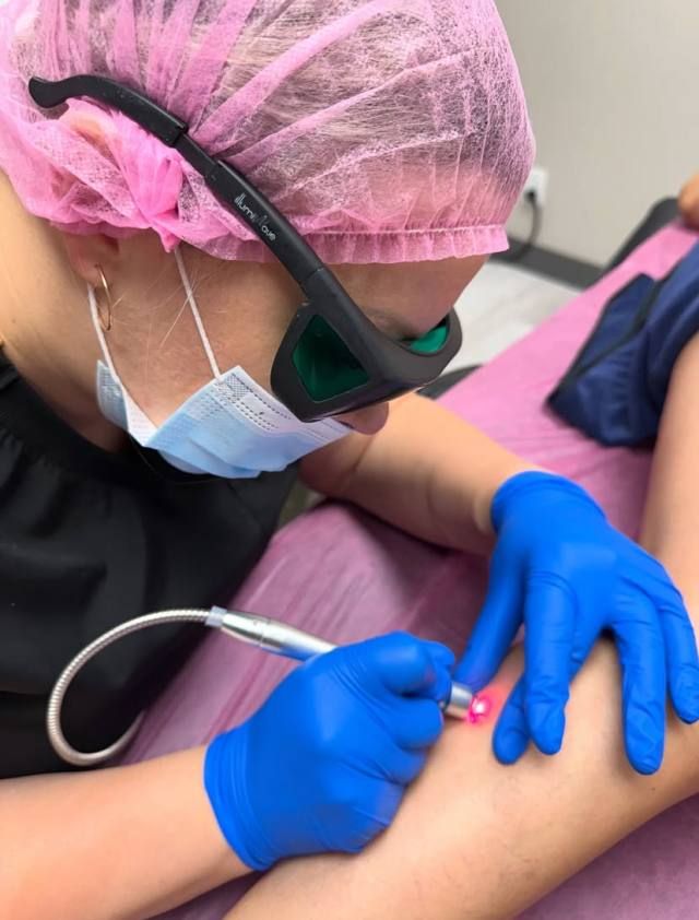 I'M OPEN TO BOTH COUPLES AND SINGLES WHO ARE LOOKING FORWARD TO RECEIVE THE BEST OFFER AND OUTSTANDING SERVICES TO STUN YOU A - Image 3