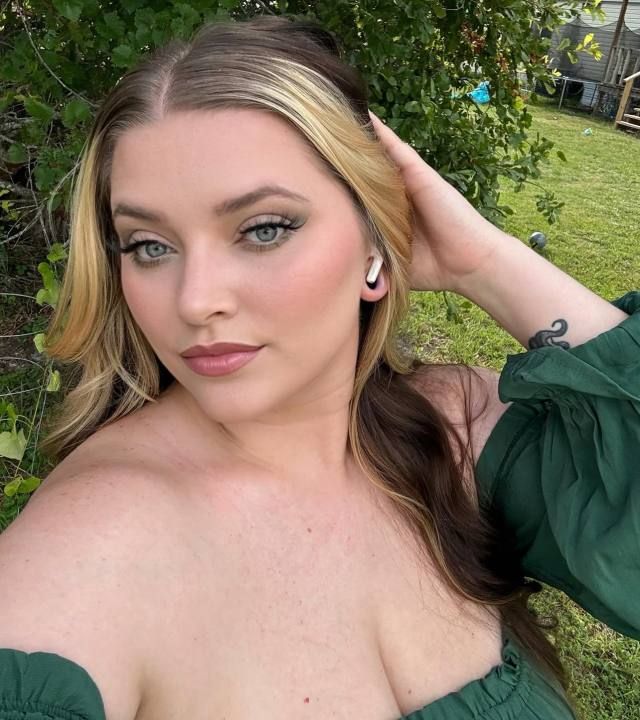 I’m Married With 3 Kids & My Husband Went For Business Trip & I Need A Man To Come Fuck Me While Husband Traveled - Image 2