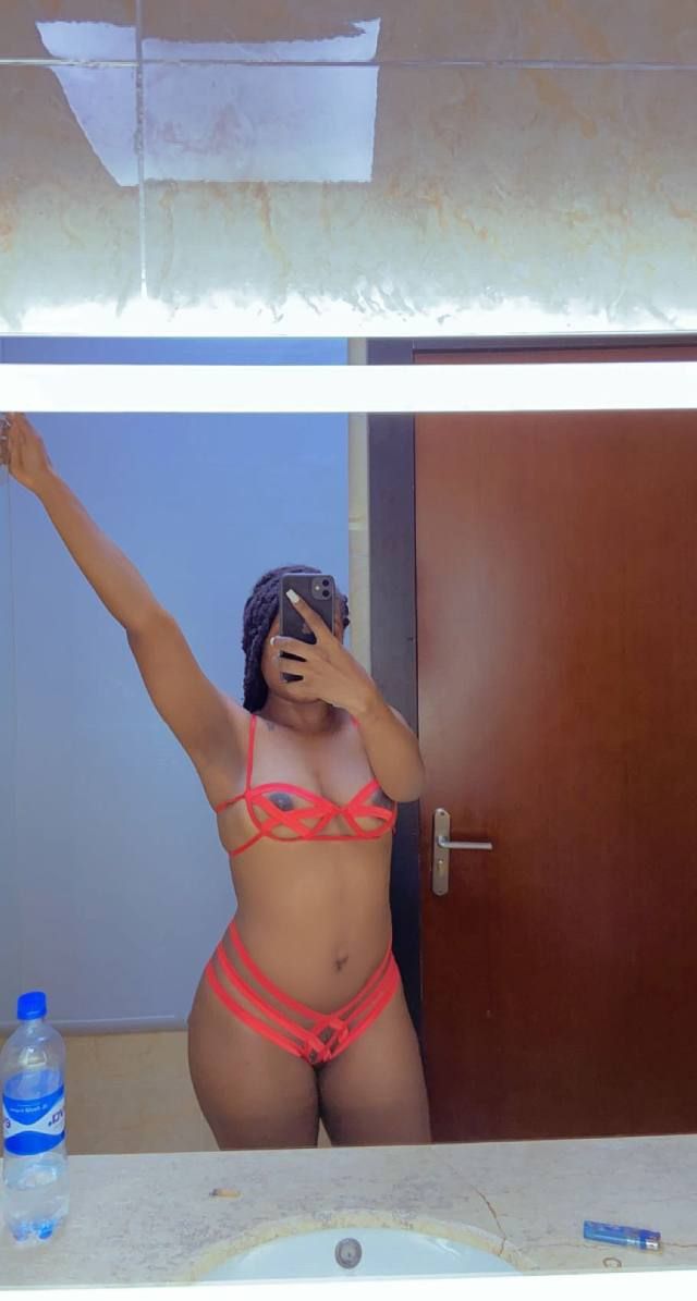 Very SWEET EBONY 🥵 AVAILABLE 👅 FOR HOOKUP  IM BLACK AND SWEET ❤️😍 Telegram: munalove606 signal: Munarose.25 - Image 2