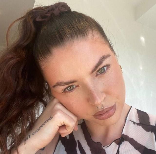 I’M VERY MUCH AVAILABLE TONIGHT FOR HOOKUP. I DO MEETUPS , MASSAGES , SELL KINDS OF DRUGS, PILLS AND WEED!TEXT: 17862849357 - Image 3