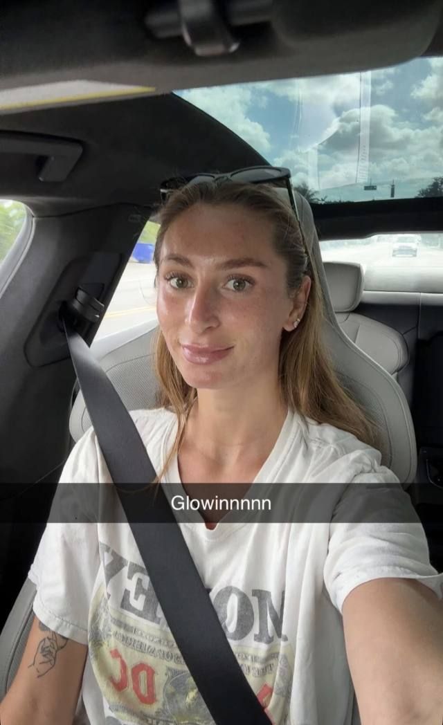 Discover Ayla: Your Perfect Getaway! 🌟 Hello, I’m Ayla, a lively 26-year-old ready to turn your day into something extraordi - Image 3