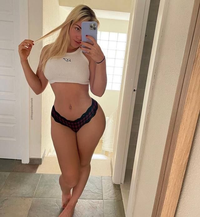 Hot Venezuelan I only accept cash my number +1 3122789376 - Image 2