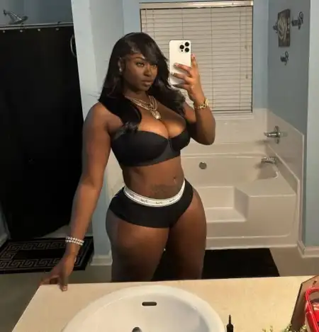 Hi daddy😋,all my holes are available for you to explore💦text me daddy 92980**** I will take care of you 😋💦 - 2