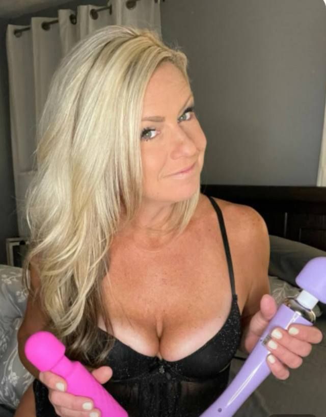 OFFER BOTH 🍌INCALL&OUTCALL🍆DOGGY STYLE🌽 💦COUPLES DATE👩‍❤️‍💋‍👩 CARDATE🚘 MASSAGE 💆‍♂️ Text me on Snapchat—madisonr2028450 - Image 3