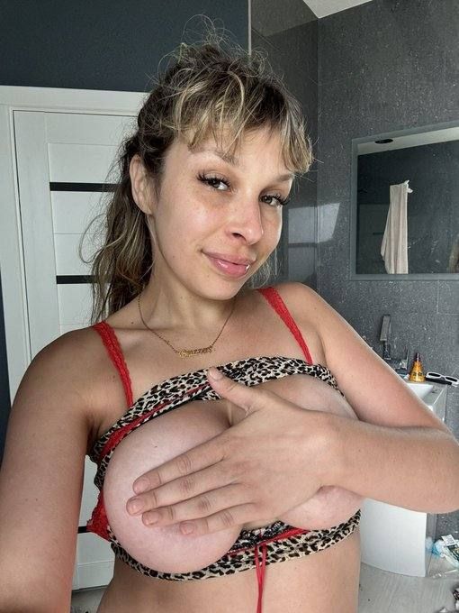 I’m down to fuck I take it raw and anal I don’t like condom hit me up 🔥💦 I ACCEPT PAYMENT IN CASH AND UPFRONT ❤️❤️ I’M AVAIL - Image 2