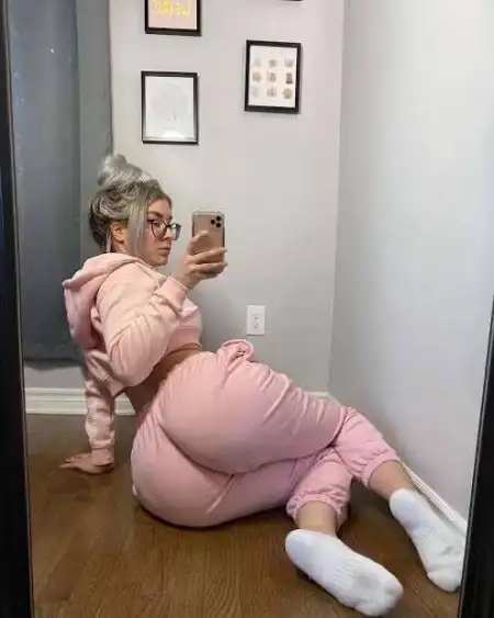 I’M DOWN FOR ALL KIND OF SERVICES ( INCALL & OUTCALL) text me on discord: rose_mane - 2