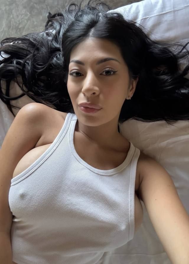 Payment can be made in person. I’m a curvy, erotic. I’m going to suck your dick and fuck you so good😈💦. Hit me up. - Image 3