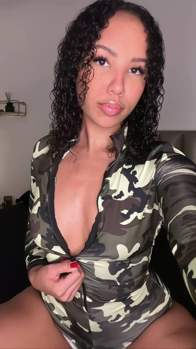 Hello Gentlemen’s I’m Lucia sexy and hot - Image 3