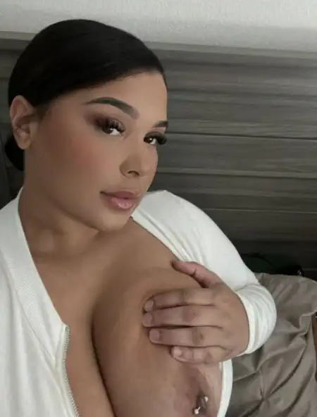 Hey baby I’m 420 and party friendly 💕 I live alone in my apartment . You can come to my apartment or anywhere you like 💕iam 1 - 2