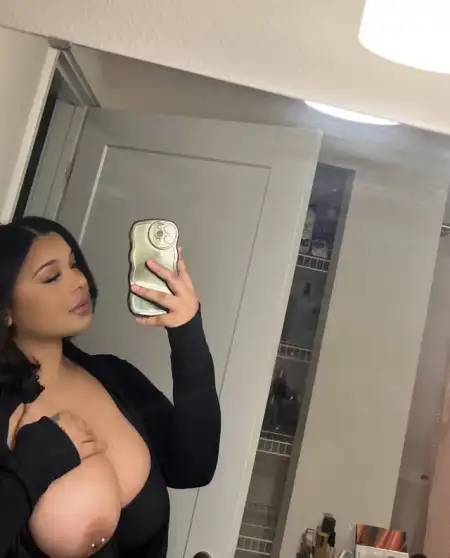 Hey baby I’m 420 and party friendly 💕 I live alone in my apartment . You can come to my apartment or anywhere you like 💕iam 1 - 3