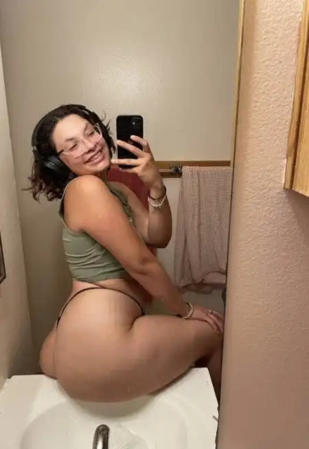 DOWN TO FUCK 🍆👅