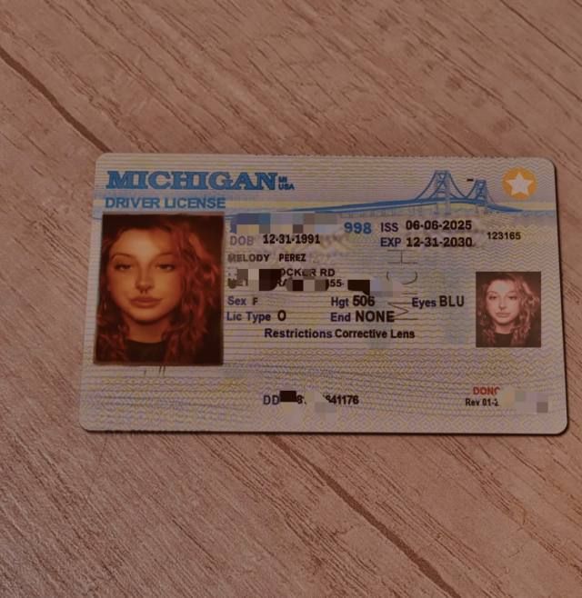 I'm Melody and love to ride you raw, kiss you nasty, 69 till we both explode - Image 2