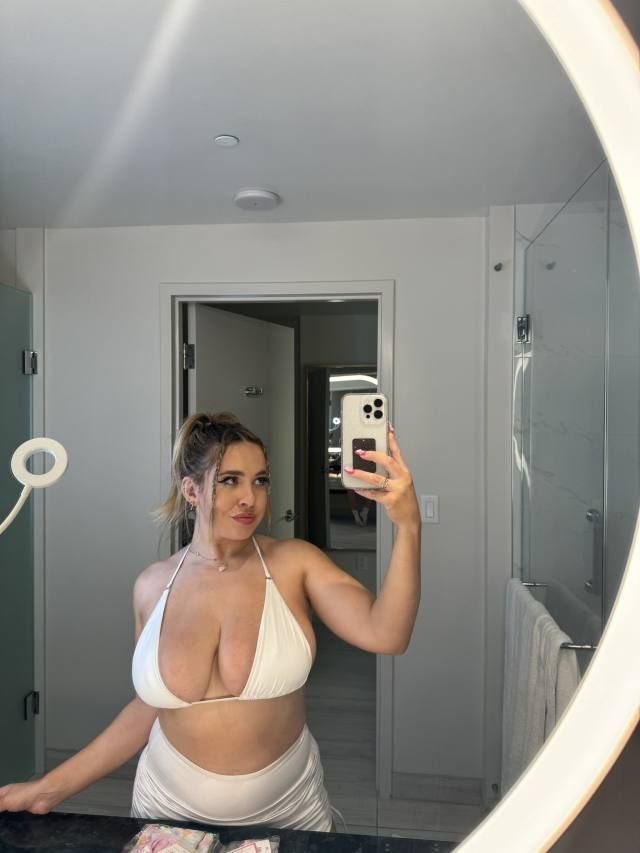 GUESS YOU NEED A SWEET WOMAN WITH CLEAN PUSSY AND TITS💋420 FRIENDLY 💝,READY TO FUCK HARDER . I’M REB BECCA POSSES CLEAN P**** - Image 2