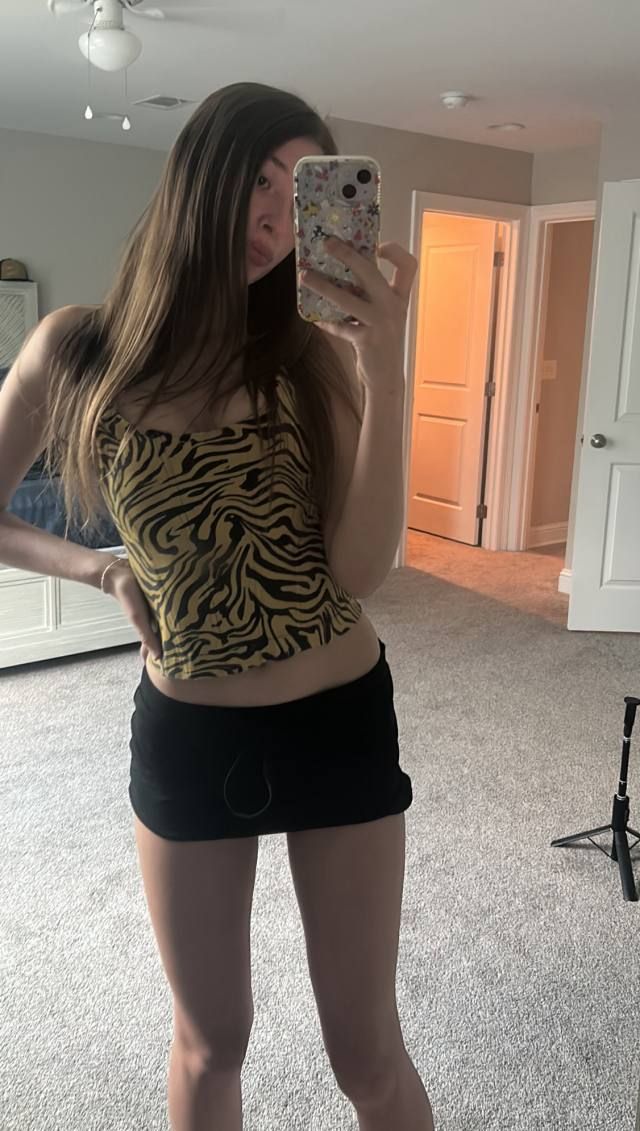 Am available just a dm away - Image 3