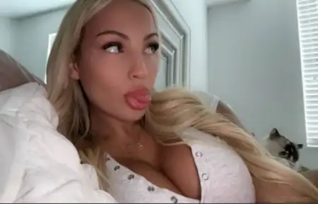 I’m available for hookup - 2