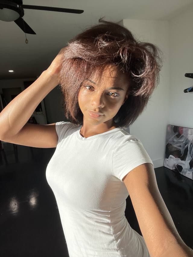 IM DOWN TO FUCK 🍆 AND I OFFER BJS👅 Text my telegram @mikaclair03 - Image 3