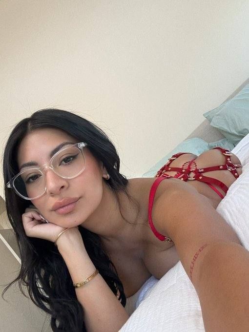 Hi. I'm Olivia💦❤️I'm Elementary school teacher💚I'm a divorced girl💦Best service🖕I want to make you happy,I like Earn money.🫰 - Image 2