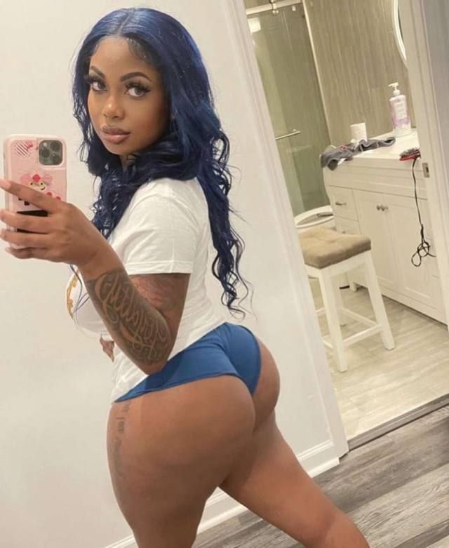 Horny wet pussy - Image 2