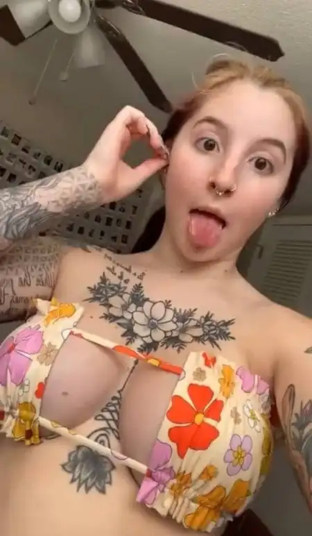  You down for nearby&quickie sex, i take it raw and i love Ana, Hit me up if on Telegram- berrysmith21 or #umber 84835**** - 3