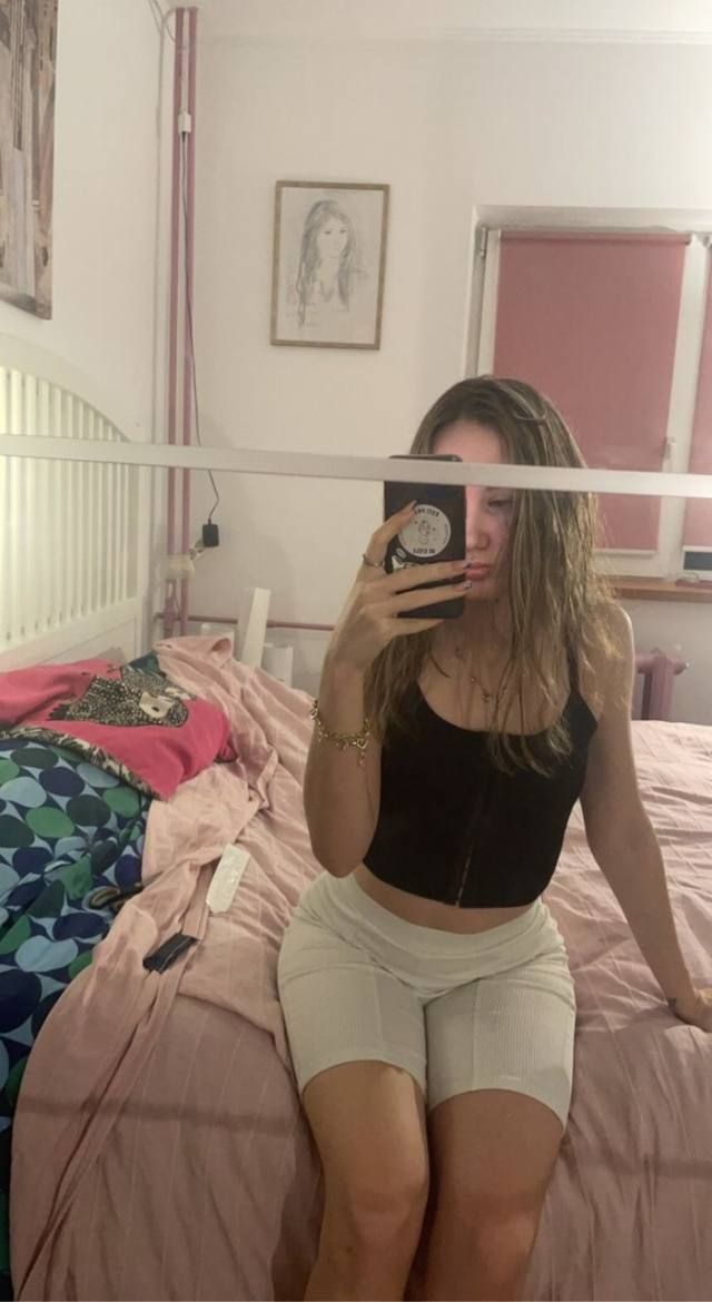 Am available - Image 3