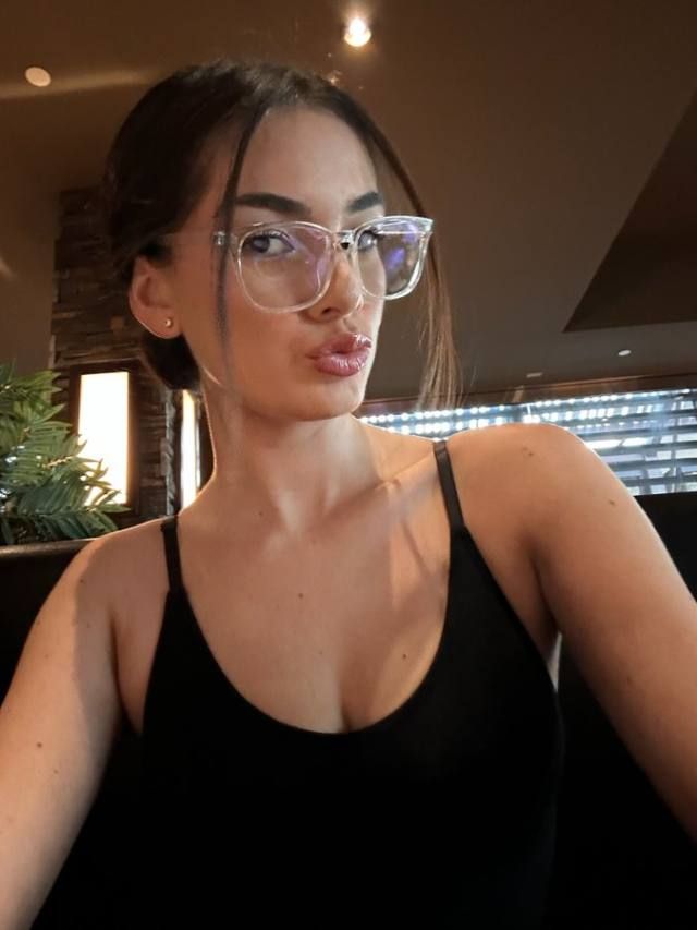 I’m available for hookup and massage both Incall and outcall including happy ending - Image 3