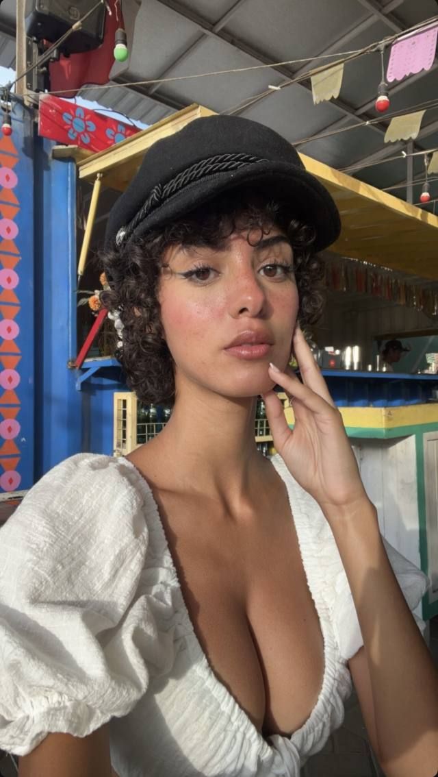 Available for both incall and outcall services. Fuck no limit, handle shy guy. Reach out to me (312) 767-7435 - Image 2