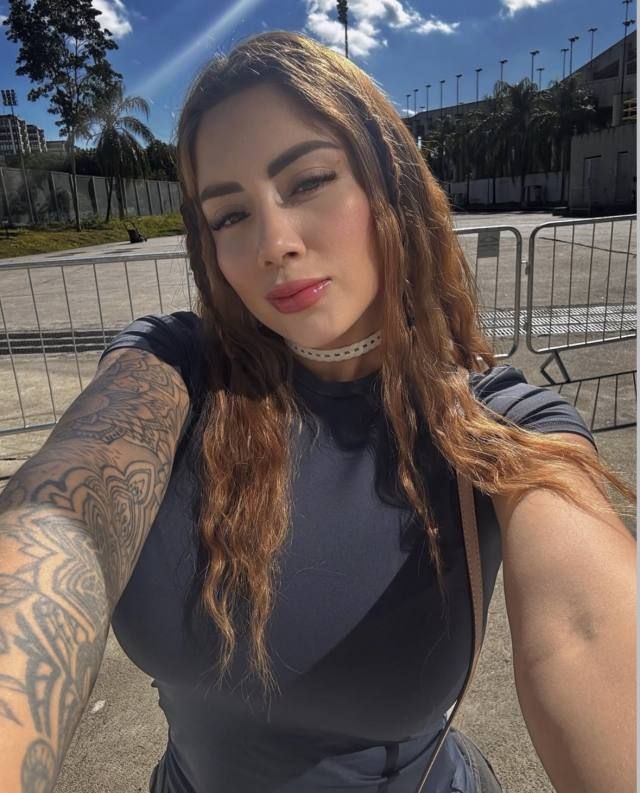 intriguing, professional - Image 2