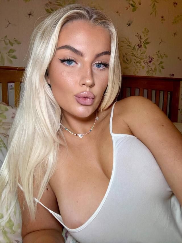 I’M SO CREAMY AND I WILL MAKE YOU CUM ALOT - Image 3