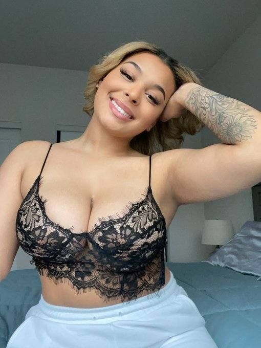 Sexy Sharon is Available at your Service - Image 2